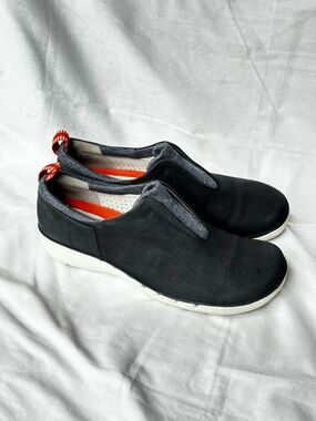 Clarks Artisan Unstructured Un Rio Step Black Nubuck Slip-On Sneakers